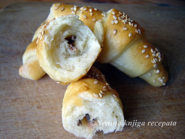 rolice sa slanim inćunima