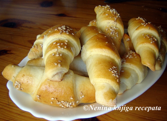 rolice sa slanim inćunima