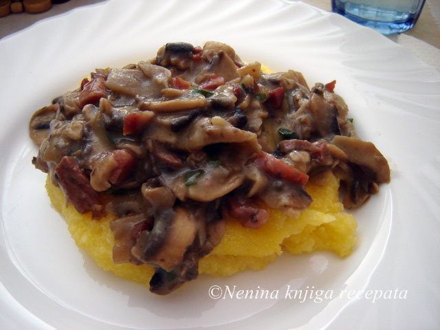 sampinjoni i panceta