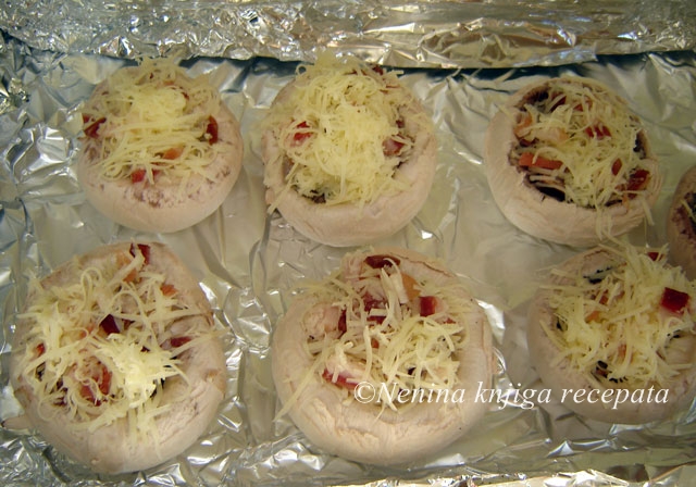 sampinjoni u pecnici